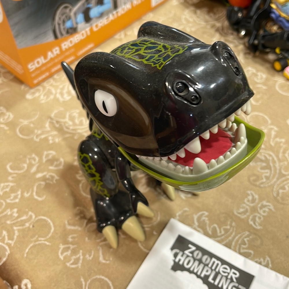 Zoomer chomplingz